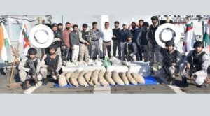 Indian Navy, NCB ने पोरबंदर तट से 3000 किलो Drugs को कब्जा किया, सबसे बड़ी चोरी। Amit Shah ने एजेंसियों की प्रशंसा की