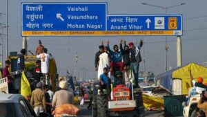 कृषि कानूनों के खिलाफ किसानों की DELHI की सीमाओं पर की तैयारी, राजधानी ट्रैफिक के लिए बाधा के रूप में