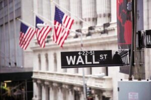 US Market में परिवर्तन: Wall Street लगभग एक सदी के बाद T+1 stock Treading पर लौट आया है